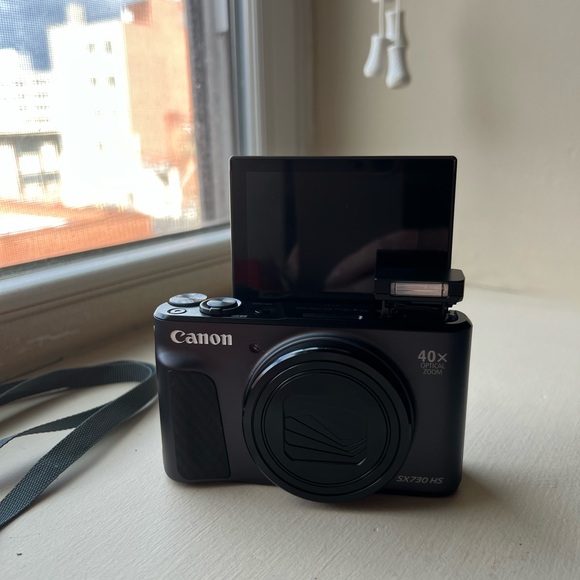 CANNON power shot SX730 HS 40x OPTICAL ZOOM - Picture 2 of 9